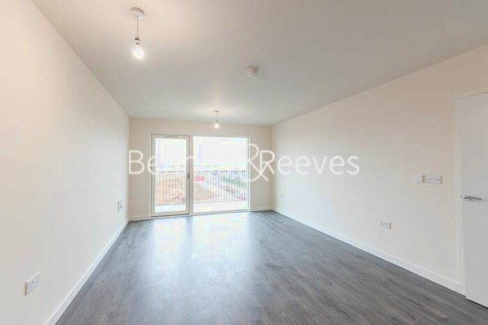 2 Bedroom Flat To Rent In Hargrave Drive, Harrow, HA1