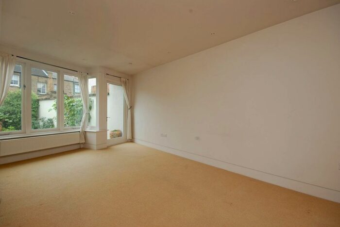 2 Bedroom End Of Terrace House To Rent In Southfields Road, Wandsworth, London, SW18