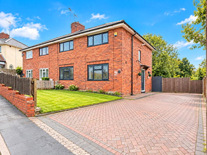 5 Bedroom Semi Detached House For Sale In Bank Road, Netherton, Dudley, DY2