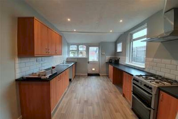 3 Bedroom House To Rent In Highbury Grove, Cosham, PO6