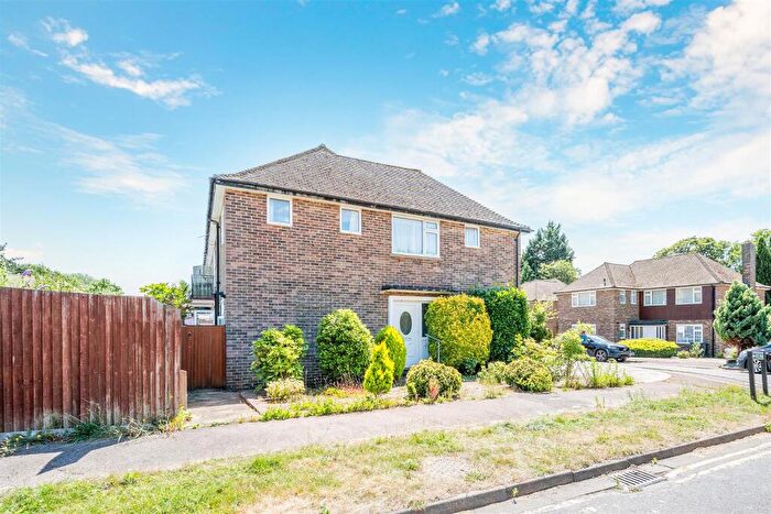 2 Bedroom Maisonette For Sale In Courtlands Crescent, Banstead, SM7