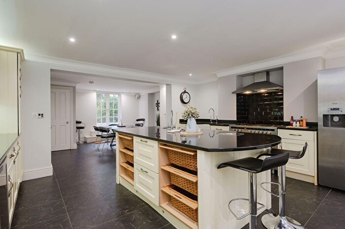 5 Bedroom Semi-Detached House To Rent In Ridgway, London, SW19