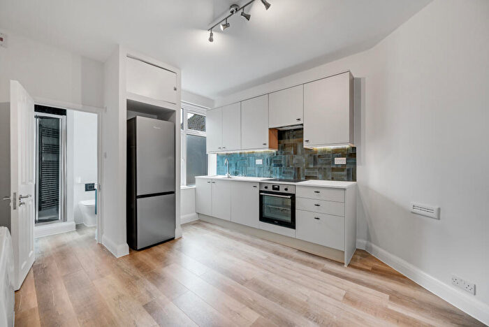 1 Bedroom Flat To Rent In Stamford Hill (Ref : ), Stoke Newington, N16