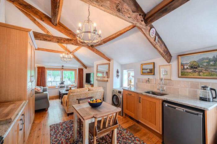 4 Bedroom End Of Terrace House For Sale In Bridge Street, Chepstow, NP16