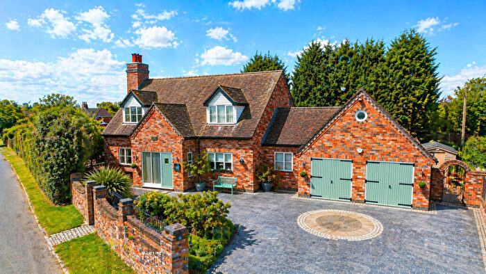 4 Bedroom Detached House For Sale In Mustow Green, Kidderminster, DY10