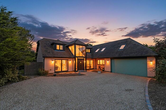5 Bedroom Detached House For Sale In Fosters Close, East Preston, BN16