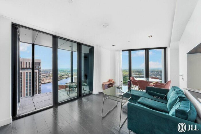 2 Bedroom Flat To Rent In Amory Tower, London, E14