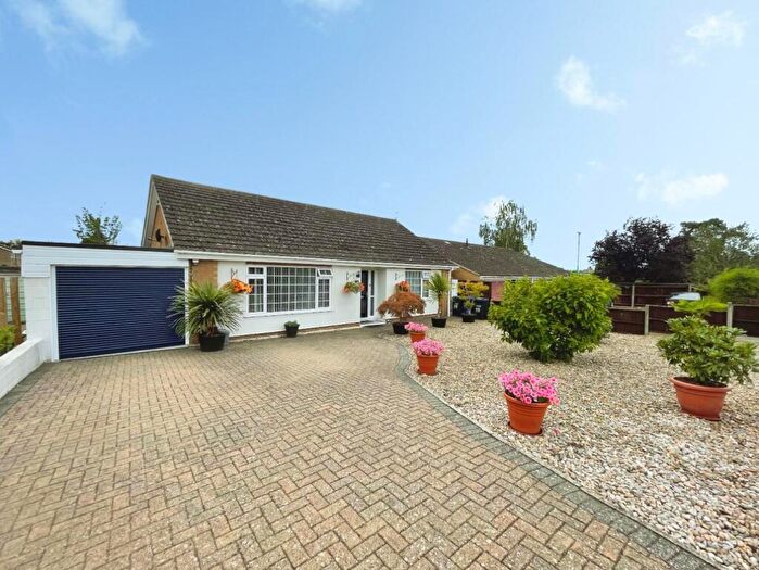 2 Bedroom Detached Bungalow For Sale In Rattlers Road, Brandon, IP27