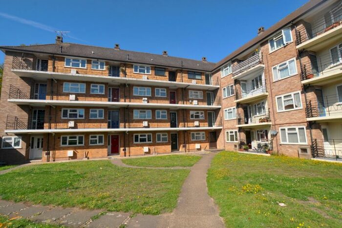 1 Bedroom Flat To Rent In Kennedy Court, Whinbush Road, Hitchin, SG5