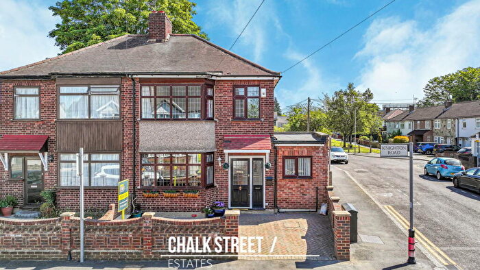 3 Bedroom End Of Terrace House For Sale In Knighton Road, Romford, RM7