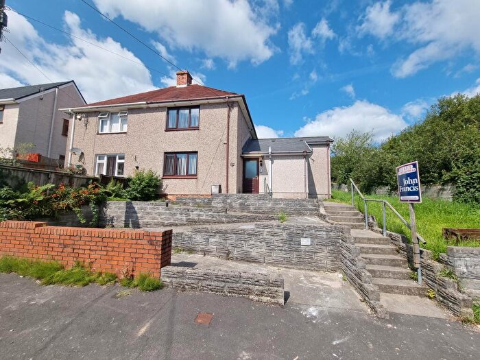 2 Bedroom House To Rent In Tanycoed Road, Clydach, SA6