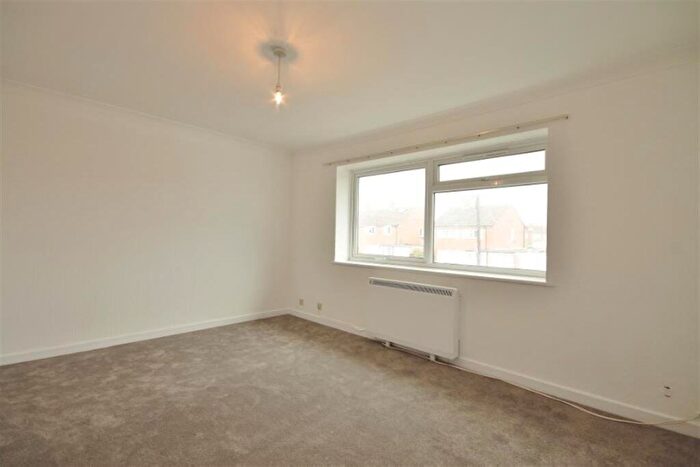 2 Bedroom Apartment To Rent In Kidlington, Oxford, North Oxford, OX5
