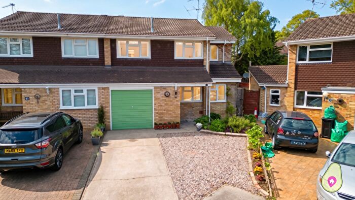 4 Bedroom Semi-Detached House For Sale In Mornington Avenue, Finchampstead, Wokingham, Berkshire, RG40