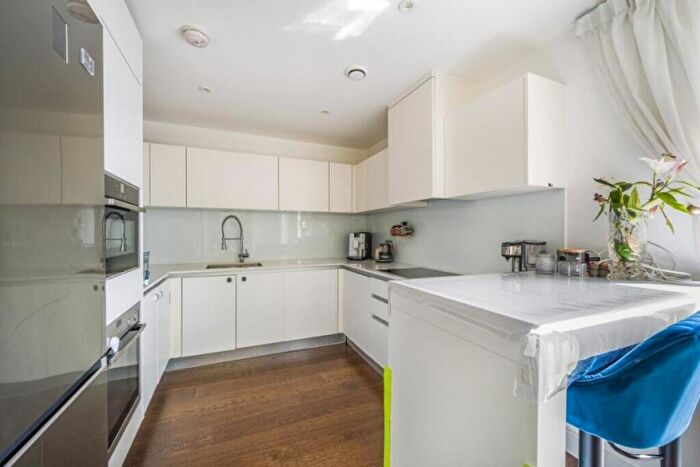 3 Bedroom Flat For Sale In Merlin Court, Tizzard Grove, London, SE3