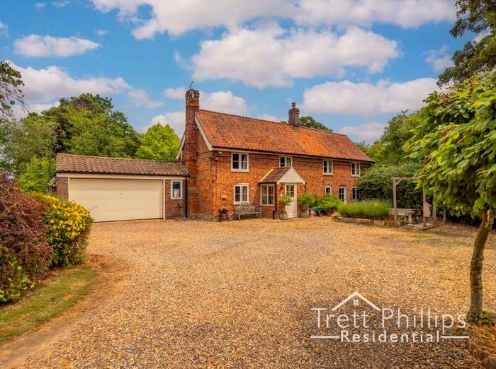 4 Bedroom Detached House For Sale In Wood Street, Catfield, NR29