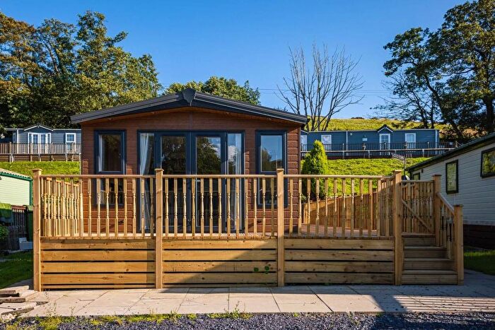 2 Bedroom Mobile/park Home For Sale In Bingley Road, Lees Moor, Keighley, BD21