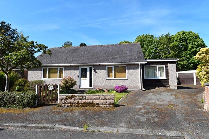 2 Bedroom Detached Bungalow For Sale In Godre'r Gaer, Corwen, LL21