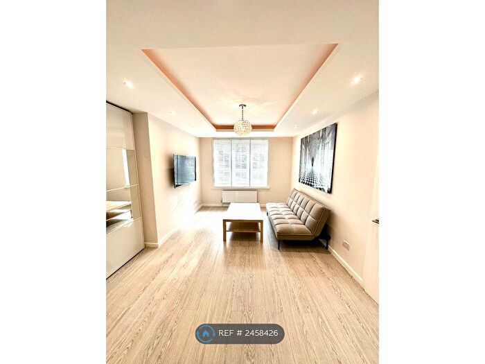 2 Bedroom Flat To Rent In Hillsborough Court, London, NW6