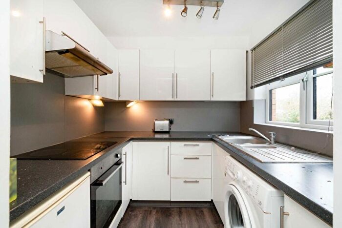 1 Bedroom Flat To Rent In Pages Hill, London, N10