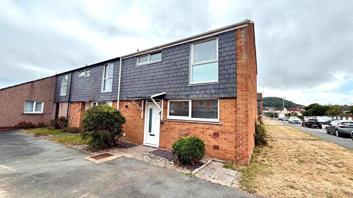 3 Bedroom End Of Terrace House For Sale In Lon Gwalia, Llandudno, LL30
