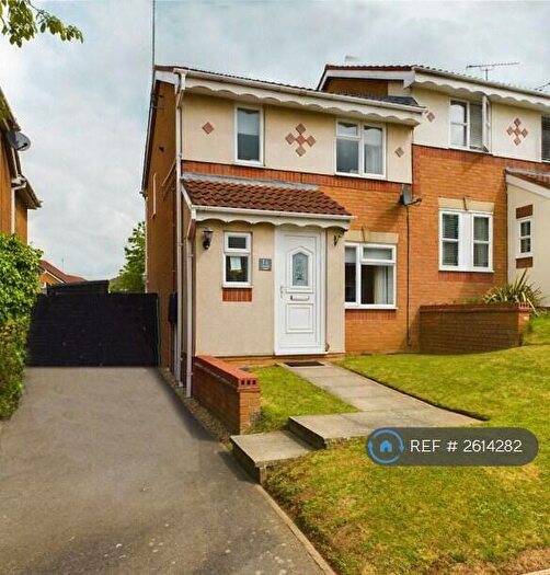 3 Bedroom Semi-Detached House To Rent In Carradale Close, Kettering, NN16