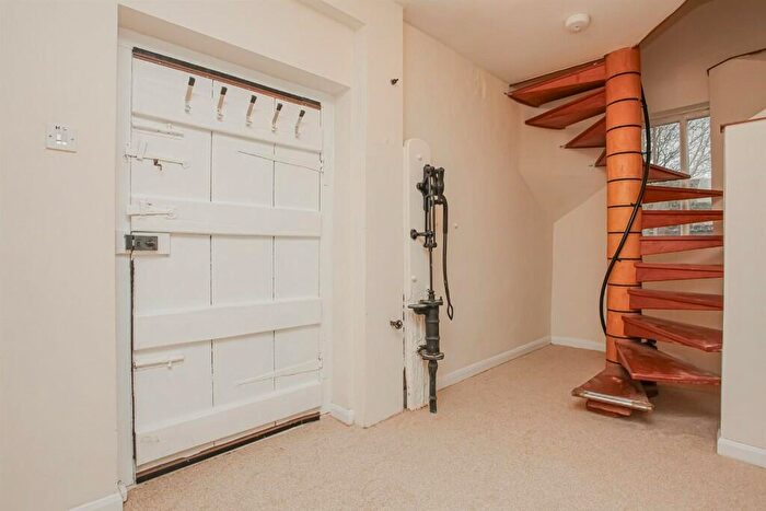1 Bedroom Semi-Detached House To Rent In Lower Farm, Lower Radley, OX14
