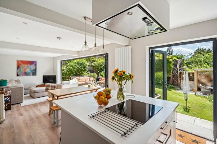 4 Bedroom Detached House For Sale In The Paddock, Chalfont St Peter, Gerrards Cross, SL9
