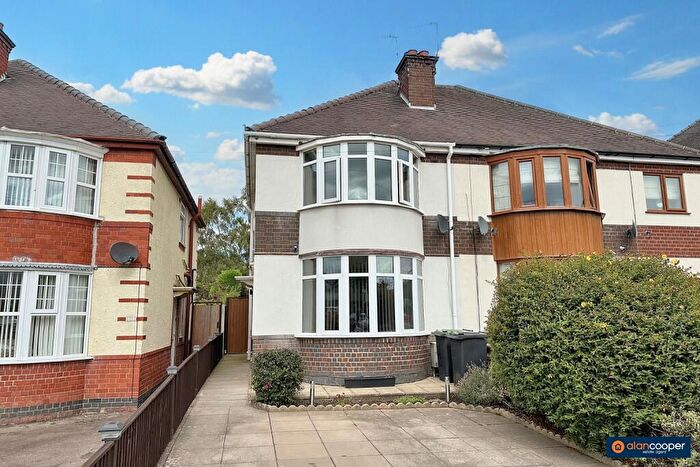 3 Bedroom Semi-Detached House For Sale In Camp Hill Road, Nuneaton, CV10