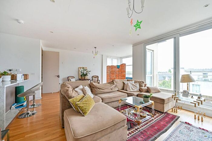 2 Bedroom Flat To Rent In Kew Riverside, Kew, Richmond, TW9