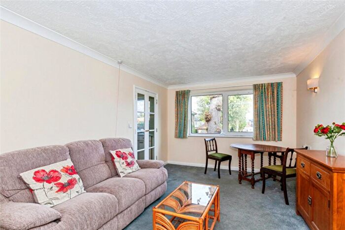 1 Bedroom Apartment For Sale In The Meads, Windsor, SL4