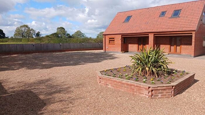 2 Bedroom Detached House For Sale In Long Lane, East Drayton, Retford, Nottinghamshire, DN22