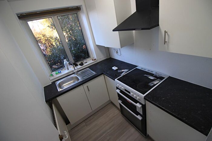 2 Bedroom Flat To Rent In Coldharbour Lane, Hayes, UB3