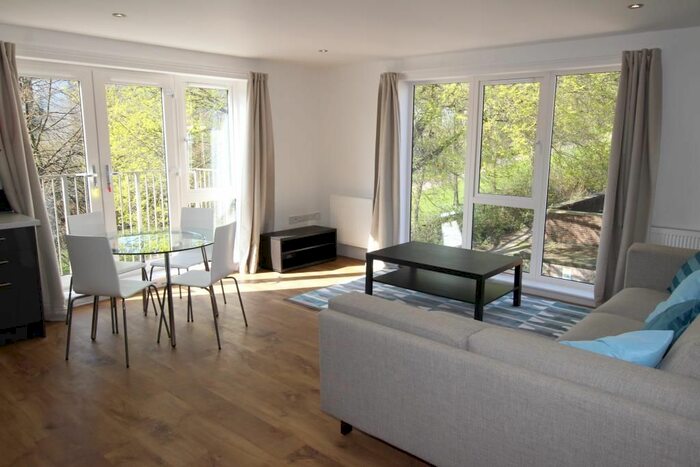 2 Bedroom Flat To Rent In Elm Walk Place, Cranmer Street, Nottingham, NG3