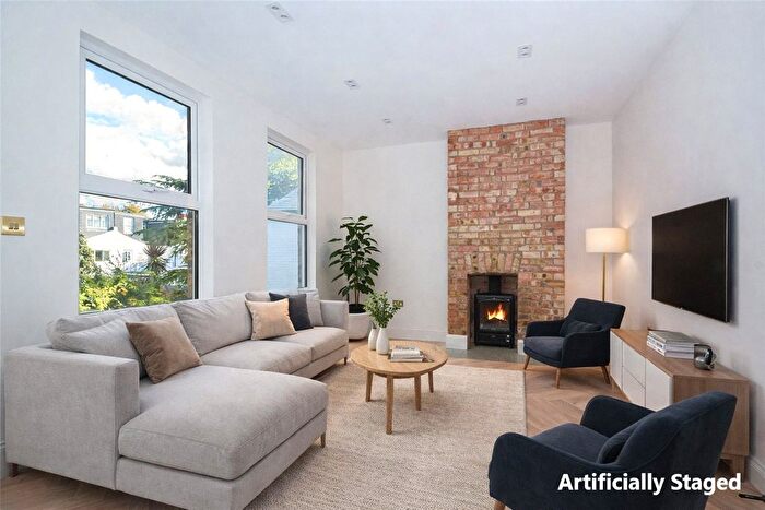2 Bedroom Flat For Sale In Brighton Avenue, Walthamstow, London, E17