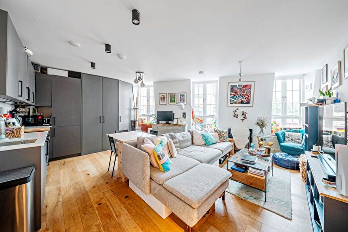 1 Bedroom Flat For Sale In Warple Way, Acton, London, W3