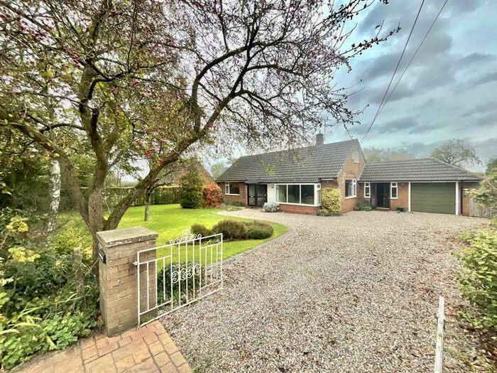 4 Bedroom Detached Bungalow For Sale In Whittamore Lane, Dunston Heath, Stafford, ST18