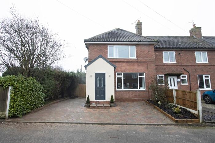 3 Bedroom Terraced House For Sale In East Street, Scarcliffe, Chesterfield, S44
