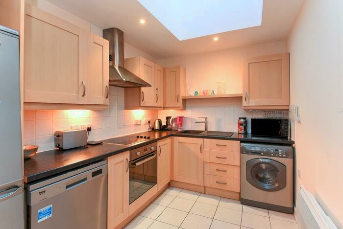 1 Bedroom Apartment To Rent In Hollow Way, Oxford, OX4