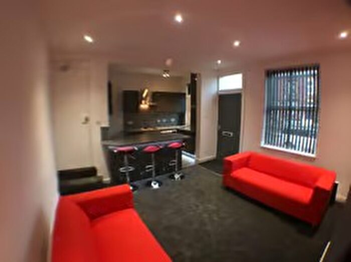 4 Bedroom Terraced House To Rent In Beechwood Street, Leeds, West Yorkshire, LS4