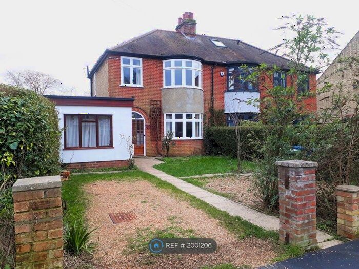 4 Bedroom Semi-Detached House To Rent In Roseford Road, Cambridge, CB4