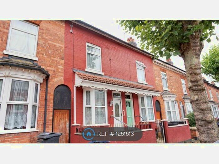 3 Bedroom Terraced House To Rent In Madeley Road, Birmingham B11