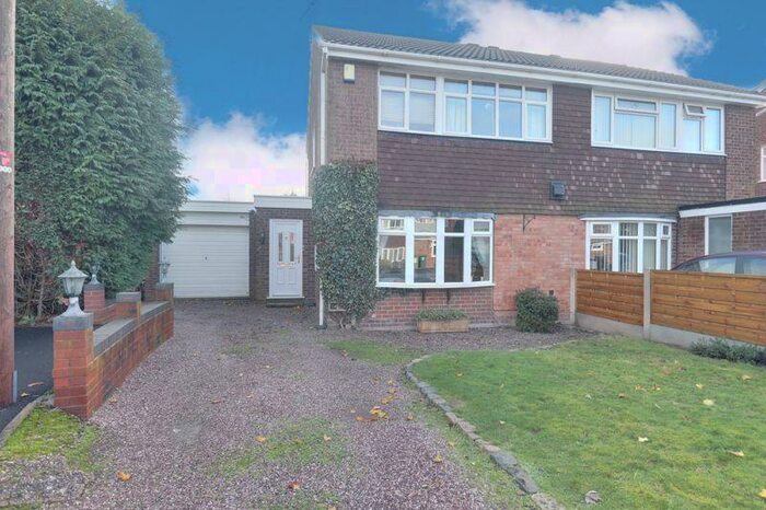 3 Bedroom Semi-Detached House For Sale In Kentmere Close, Penkridge, Stafford, ST19