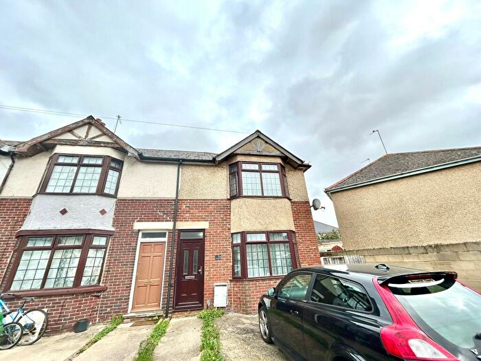 3 Bedroom House To Rent In Cricket Road, Oxford, OX4