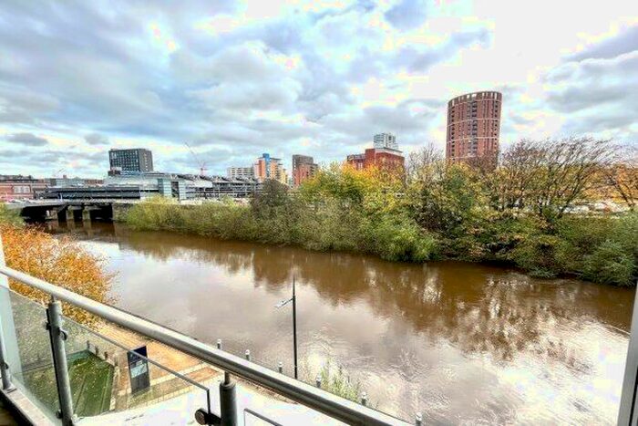 2 Bedroom Flat To Rent In Whitehall Quay, Leeds, LS1