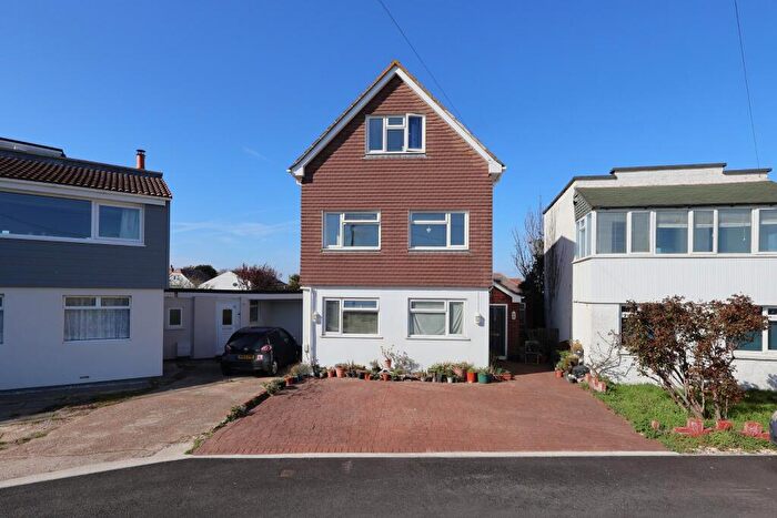 4 Bedroom Detached House For Sale In Sandy Beach Estate, Hayling Island, PO11