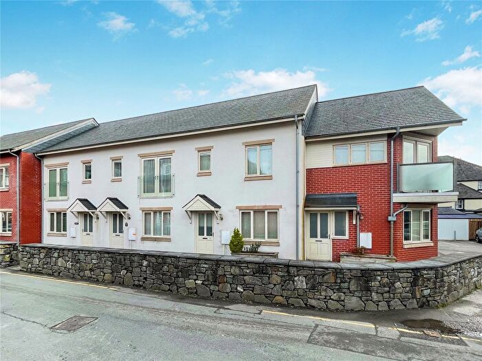 4 Bedroom Terraced House For Sale In Arenig Street, Bala, Gwynedd, LL23