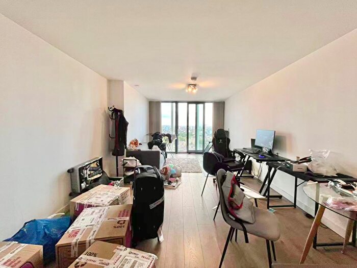 1 Bedroom Flat To Rent In Great Eastern Road, London, E15