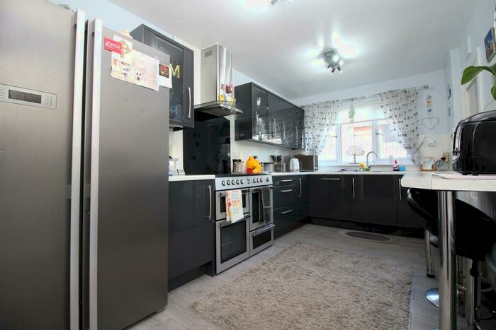 2 Bedroom Semi-Detached House For Sale In Drummond Place, Blackridge, EH48