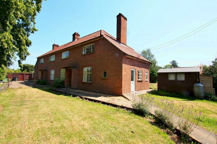 3 Bedroom Semi-Detached House To Rent In Tanning Lane, New Buckenham, Norwich, NR16