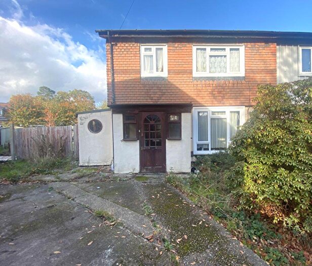 3 Bedroom Semi-Detached House For Sale In Mayfield Close, New Haw, Addlestone, KT15